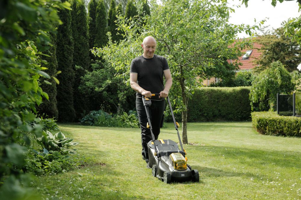 Texas gressklipper batteri 2x20V LMX2033 m/2 batterier og lader 90063271