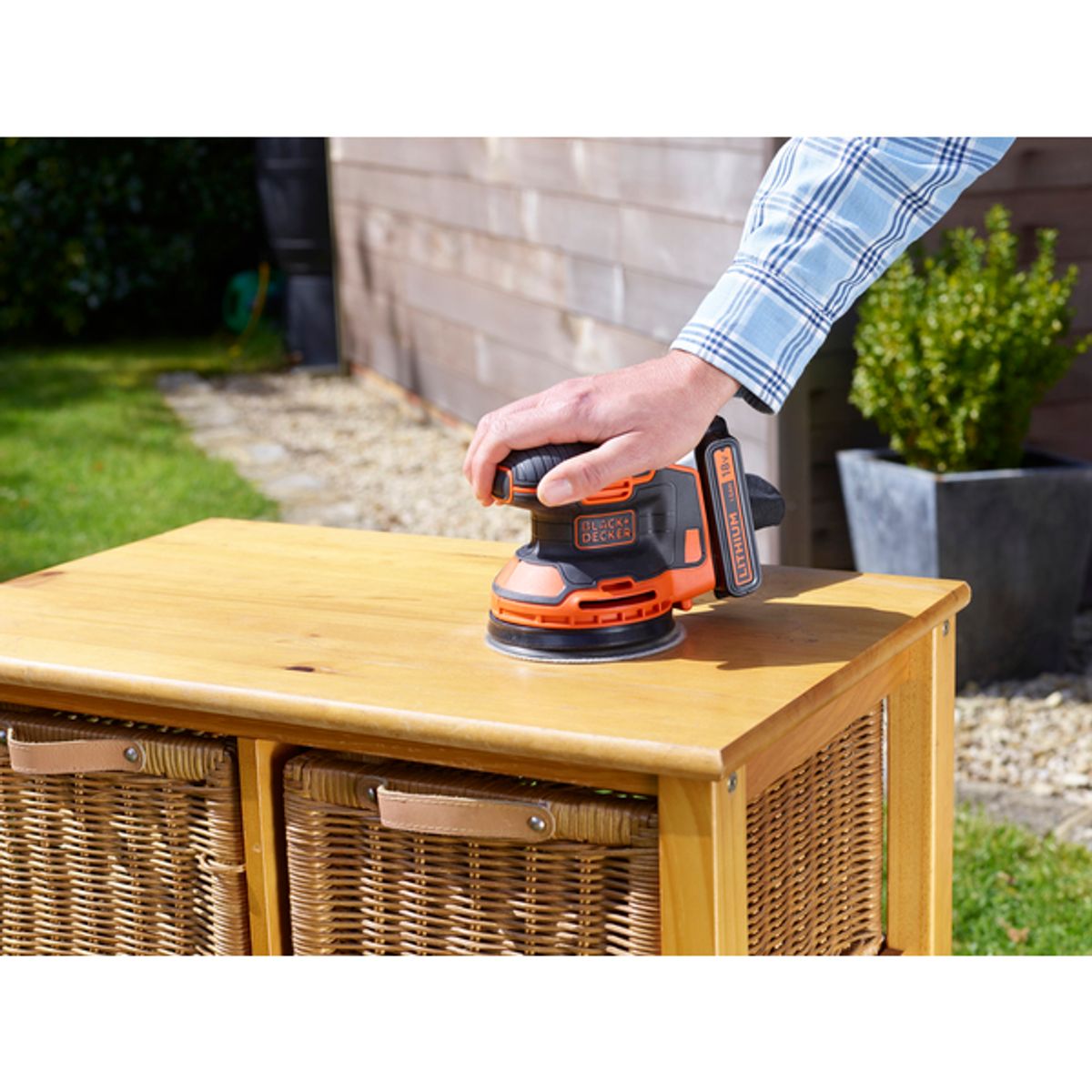 Black & Decker eksentersliper 18V 1.5AH BDCROS18
