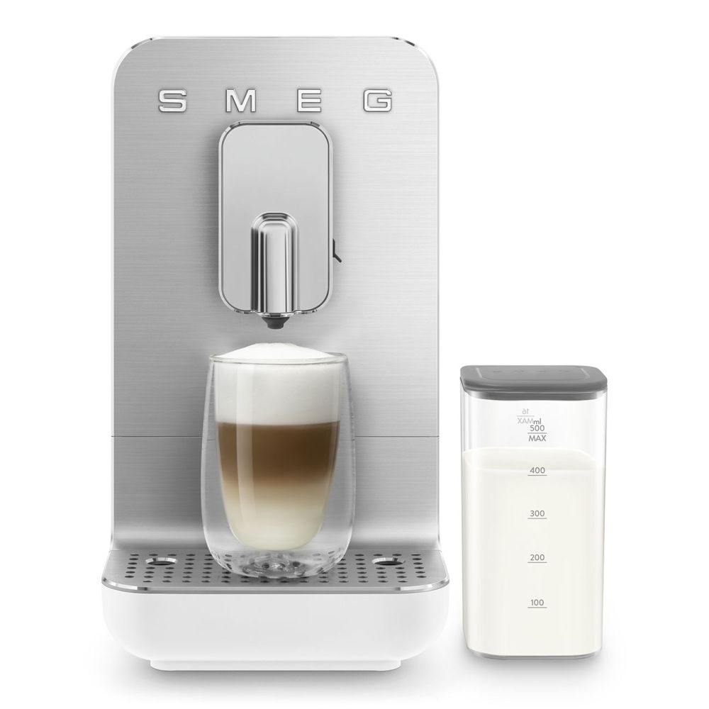 Smeg helautomatisk espressomaskin - Hvit, Matt BCC13WHMEU