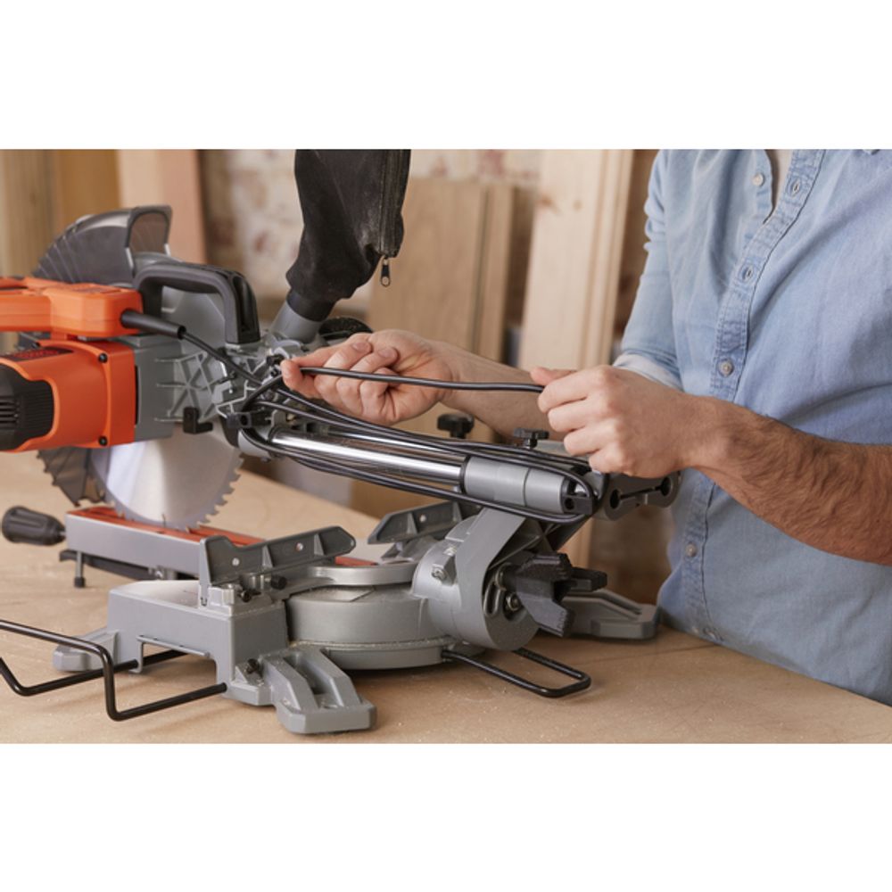 Black & Decker kapp-/gjærsag 254MM 2100W BES710