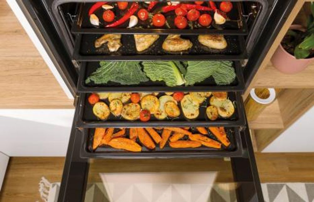 Gorenje stekeovn i svart BO6717E03BG 